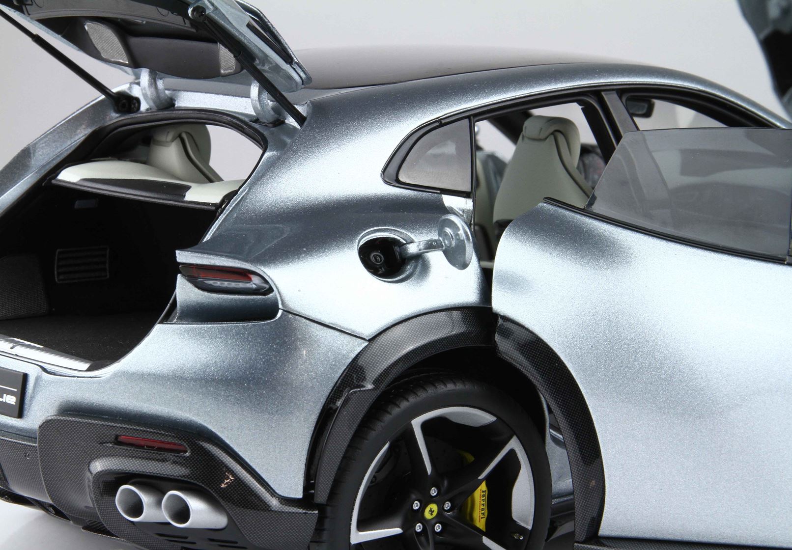 1/18 BBR Ferrari Purosangue with Panoramic Roof (Titanium