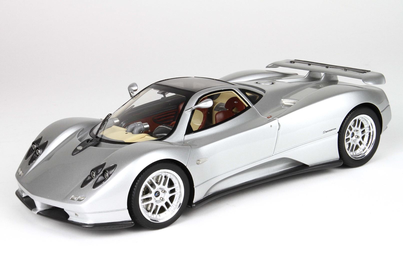 BBR Pagani ZONDA C12 001 1999 Silver 20th anniversary restoration 1/18