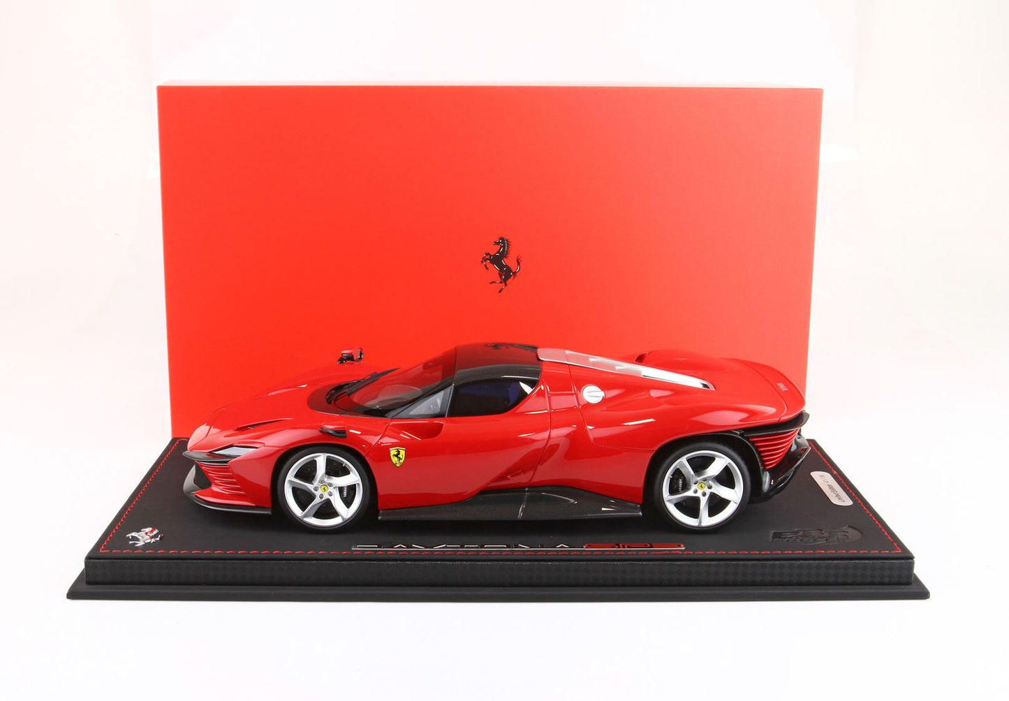 BBR Ferrari Daytona SP3 Serie Icona - Carbon roof - Red corsa 1/18 P18224ACF1