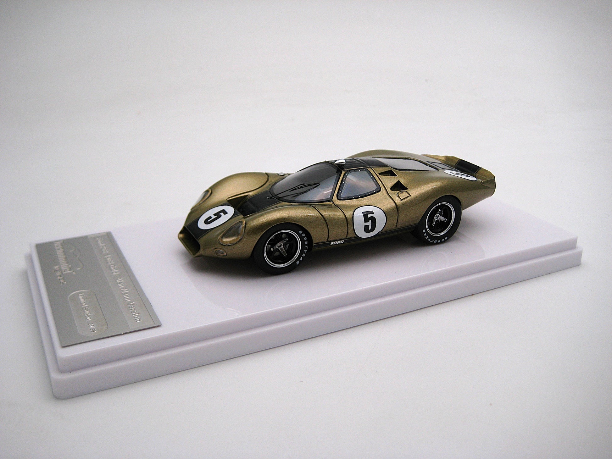 Tecnomodel TM43-31E Ford P68 press version 1968 Gold Limited  Edition alan Mann 1/43