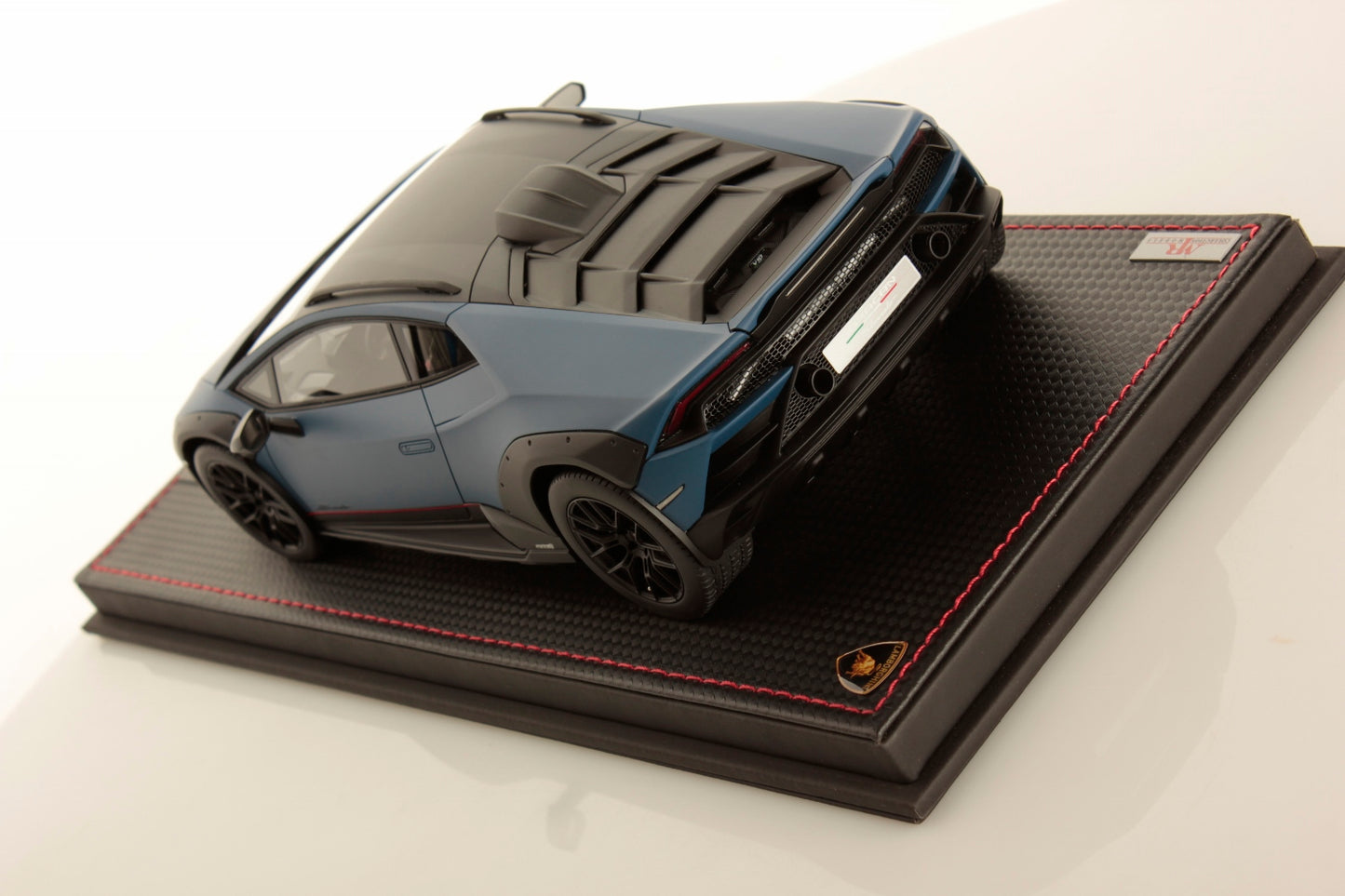 MR Collection Lamborghini Huracàn Sterrato 1:18 LAMBO057E Blu Grifo